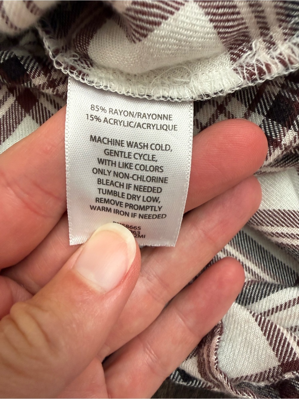 Treasure & Bond Boyfriend Plaid Flannel Shirt XS Rayon Blend Cream Burgundy Soft - Picture 8 of 8